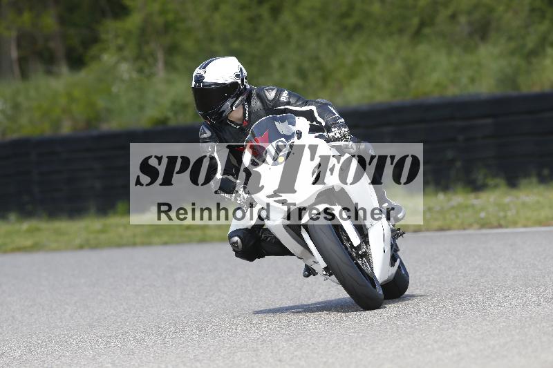 Archiv-2025/09 22.04.2025 Cornu Master School ADR/rot-rouge/10